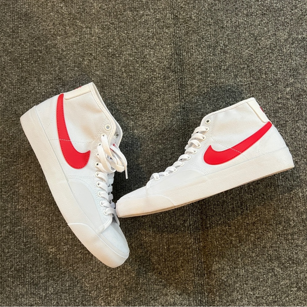 Nike SB Blazer Court Mid Women’s 8 White and Red Sneakers